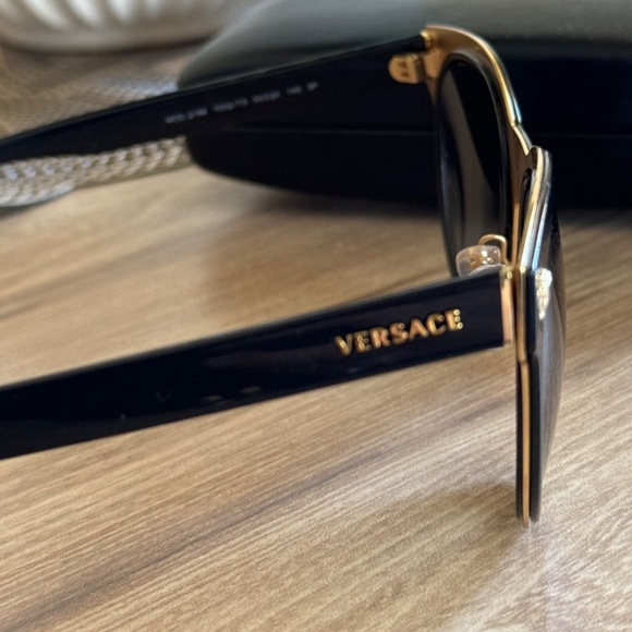 Authentic Versace sunglasses main image 4